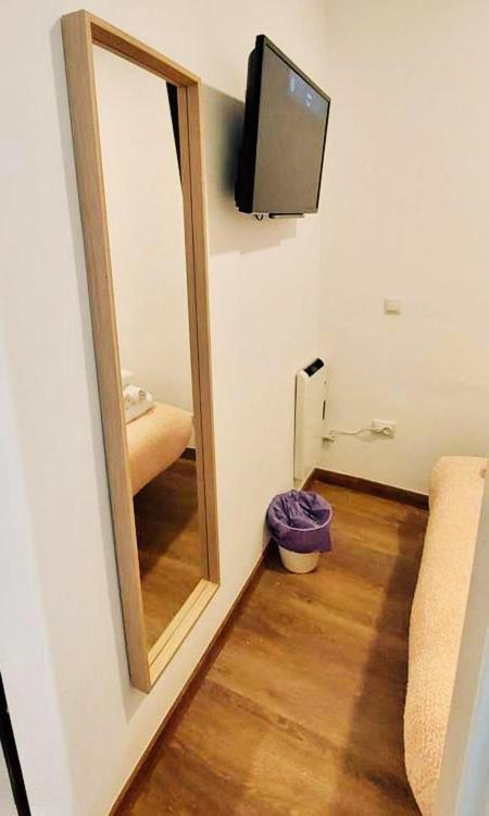 Gran Via Sol Rooms Madrid Esterno foto
